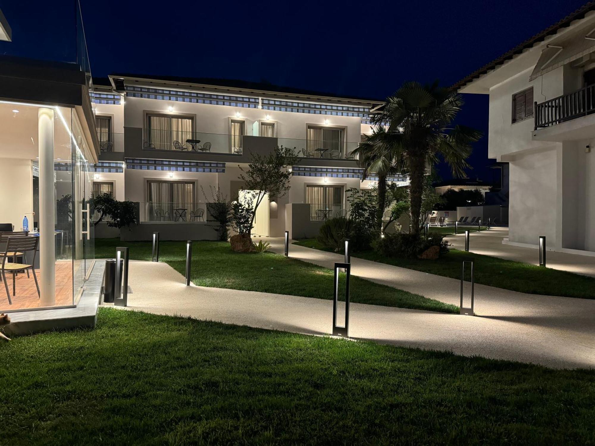 Studio Nikiti Beach Exterior photo